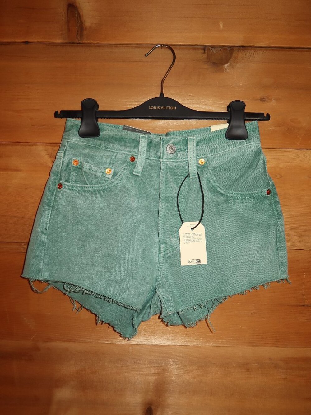 NEW WITH TAGS Levi's 501 High Rise Cut Off Green Shorts - Picture 5 of 7